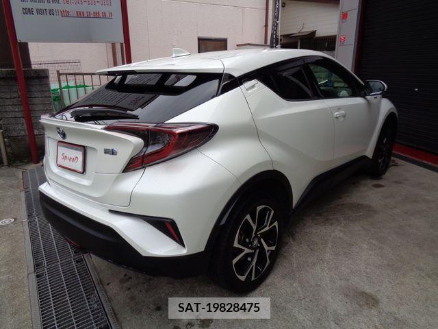 Toyota C-HR 2017-06 229653-8
