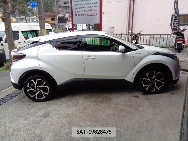 Toyota C-HR 2017-06 229653-7