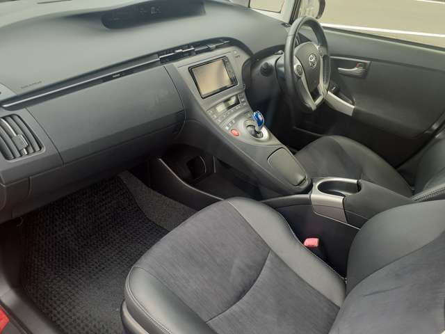 Toyota PRIUS 2012-10 8123-7