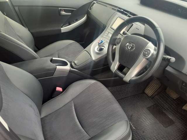 Toyota PRIUS 2012-10 8123-10