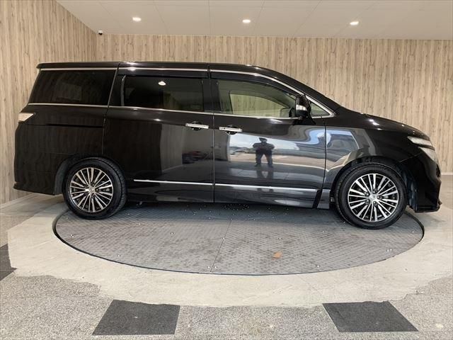 Nissan ELGRAND 2015-01 5472-3