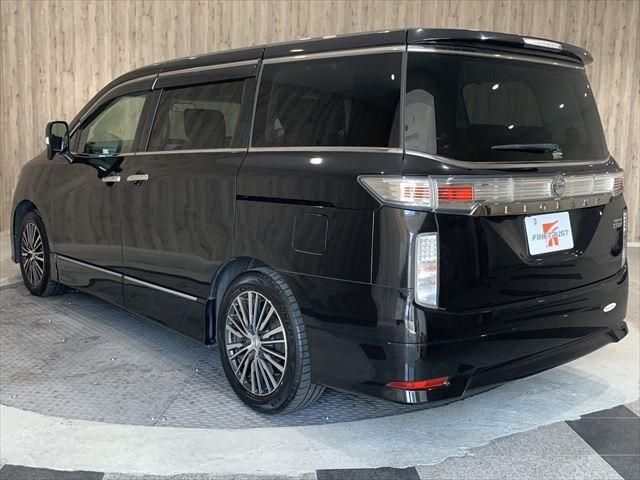 Nissan ELGRAND 2015-01 5472-6