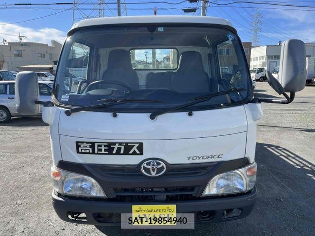 Toyota TOYOACE 2014-01 221907-1