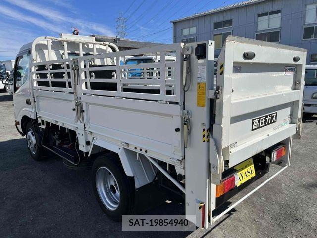 Toyota TOYOACE 2014-01 221907-3