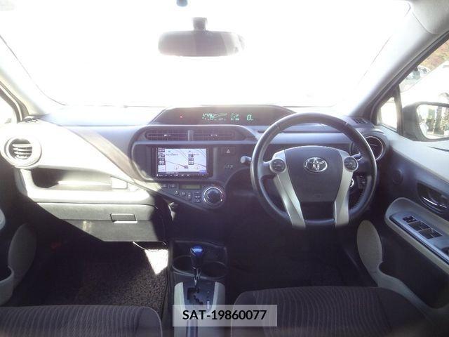 Toyota AQUA 2012-05 208583-2