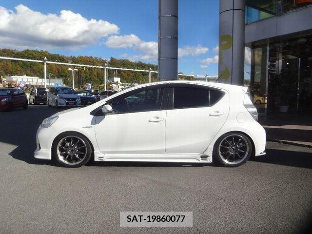 Toyota AQUA 2012-05 208583-4