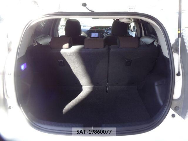 Toyota AQUA 2012-05 208583-5