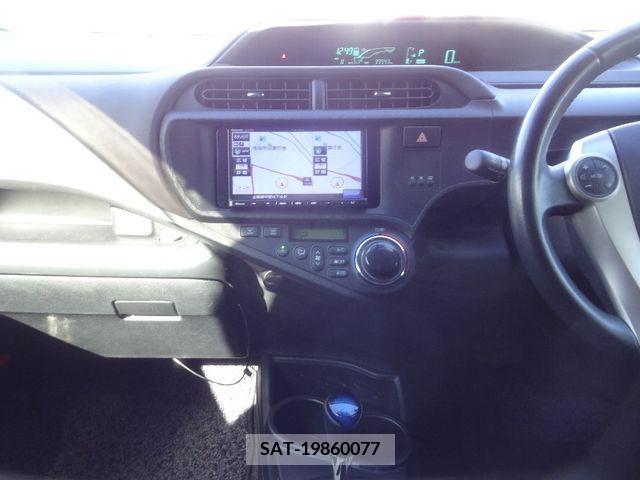 Toyota AQUA 2012-05 208583-12