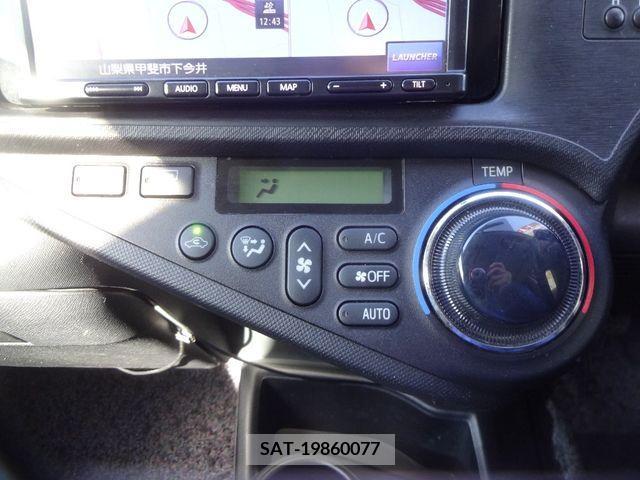Toyota AQUA 2012-05 208583-16