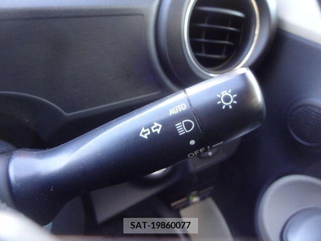 Toyota AQUA 2012-05 208583-18