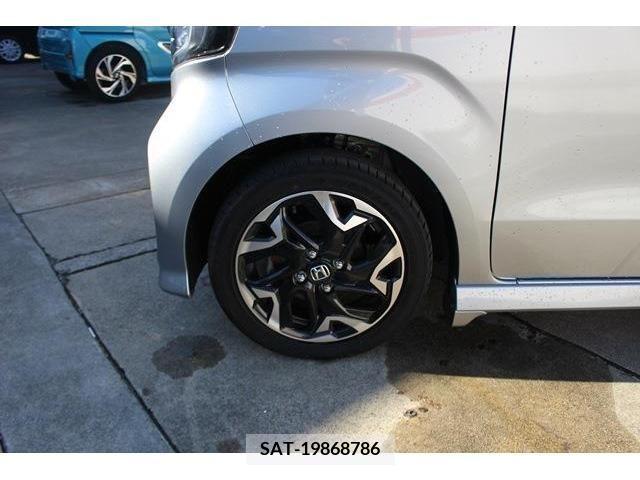 Honda N BOX CUSTOM 2017-09 208378-9