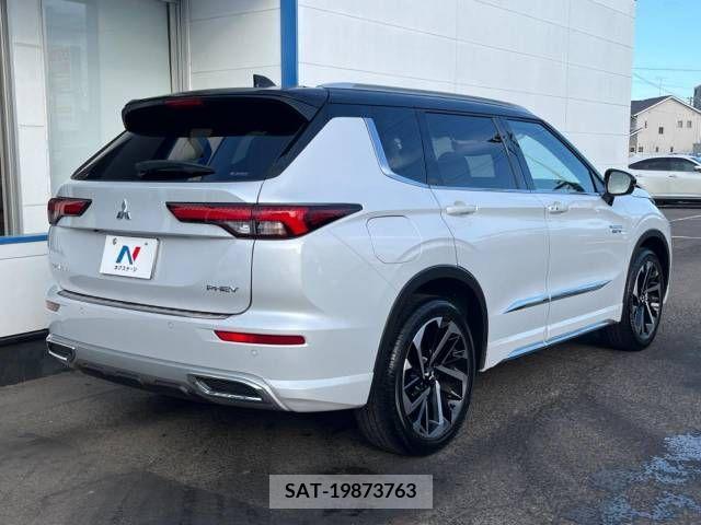 Mitsubishi OUTLANDER PHEV 2023-10 348965-17