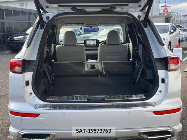 Mitsubishi OUTLANDER PHEV 2023-10 348965-10