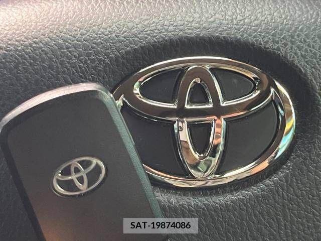 Toyota VOXY 2016-10 343816-7
