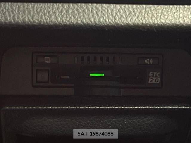 Toyota VOXY 2016-10 343816-6