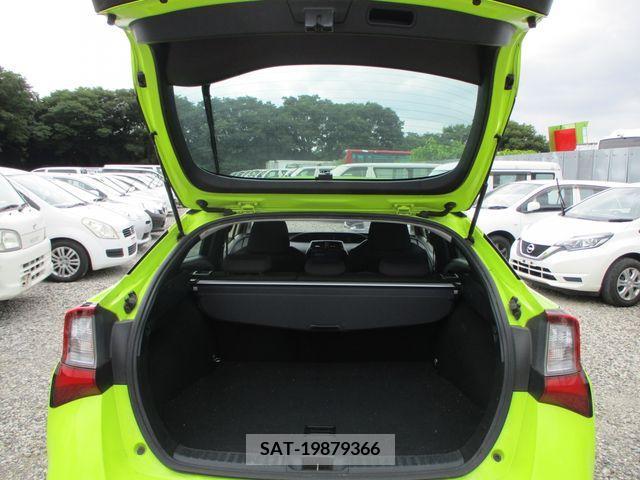 Toyota PRIUS 2019-06 381001-11