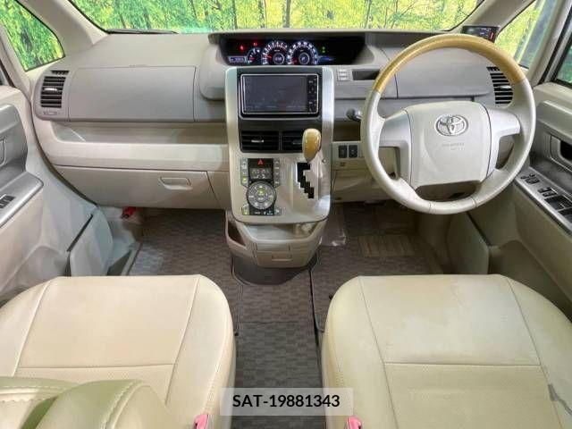 Toyota NOAH 2009-05 255874-1