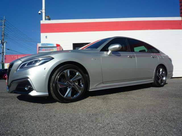Toyota CROWN SEDAN 2019-01 615-13