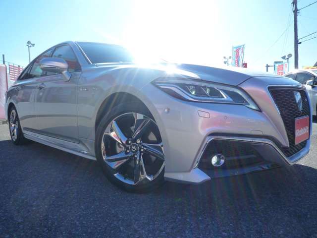Toyota CROWN SEDAN 2019-01 615-12