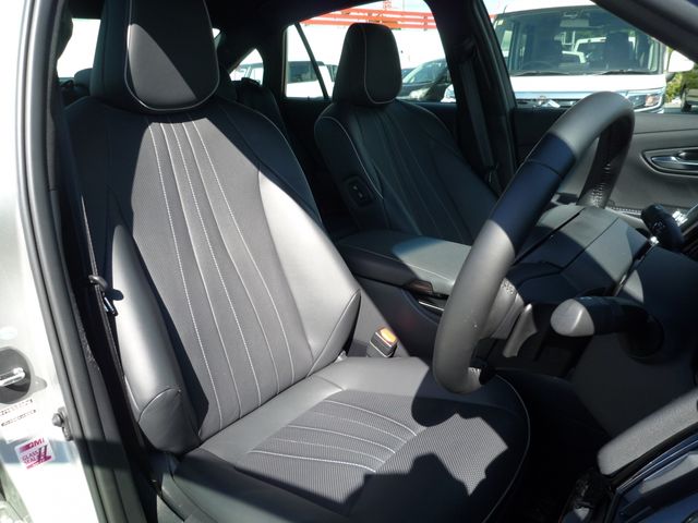 Toyota CROWN SEDAN 2019-01 615-21