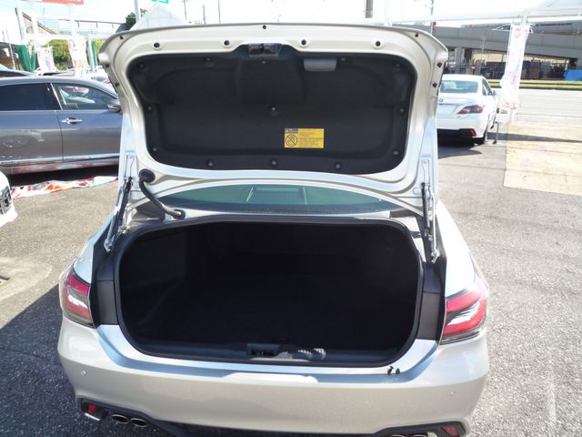 Toyota CROWN SEDAN 2019-01 615-28