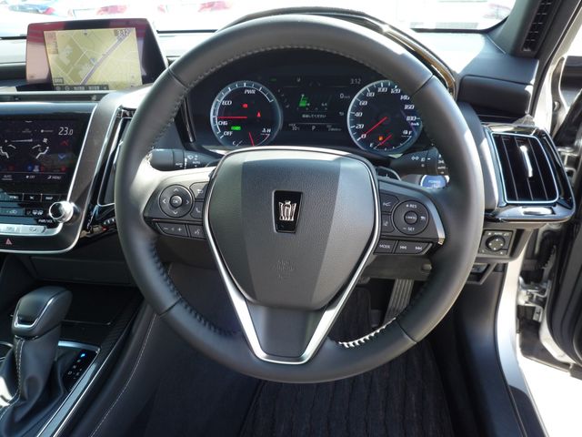 Toyota CROWN SEDAN 2019-01 615-25