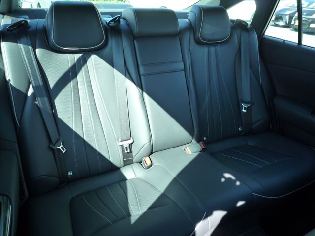 Toyota CROWN SEDAN 2019-01 615-27