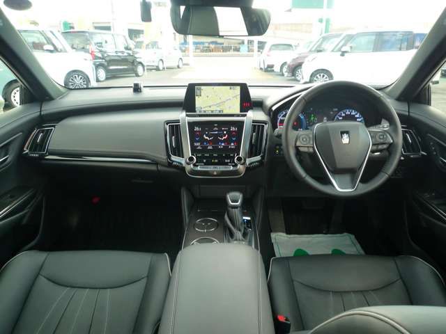Toyota CROWN SEDAN 2019-01 615-1