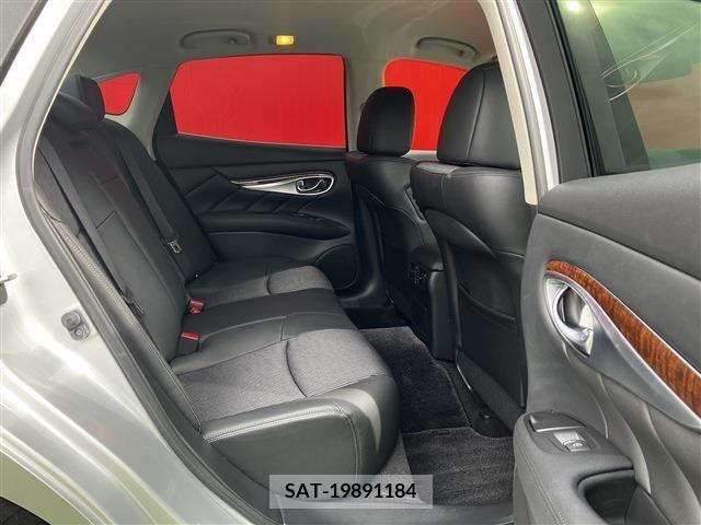 Nissan FUGA 2017-04 247120-4