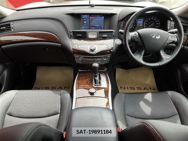 Nissan FUGA 2017-04 247120-2