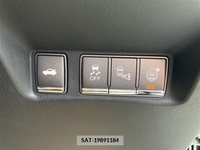 Nissan FUGA 2017-04 247120-15