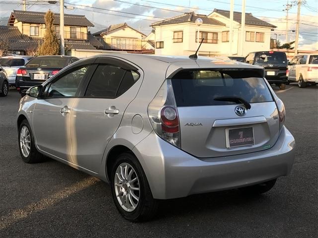 Toyota AQUA 2014-07 180919-6