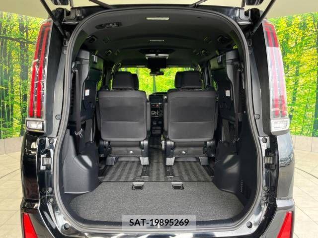 Toyota NOAH 2017-08 279459-11