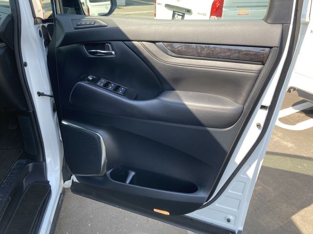 Toyota ALPHARD 2018-04 3889-24