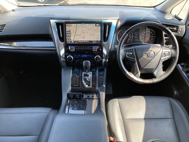 Toyota ALPHARD 2018-04 3889-1