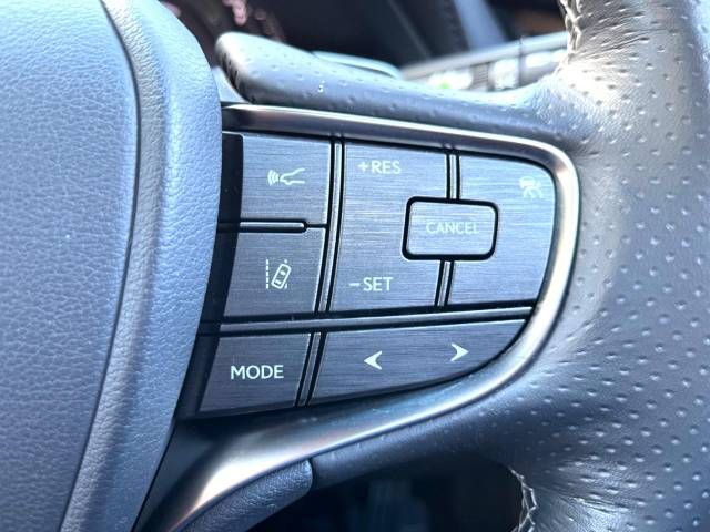 Lexus LS 2018-01 9306-5