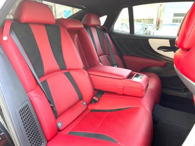 Lexus LS 2018-01 9306-10