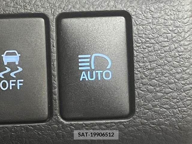 Toyota HARRIER 2014-07 331428-5