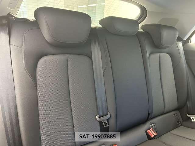 Audi Q2 2023-11 318027-15