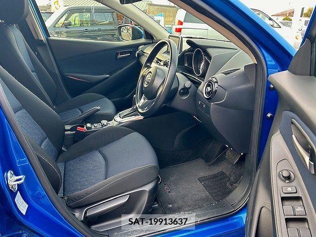 Mazda DEMIO 2014-11 217915-3