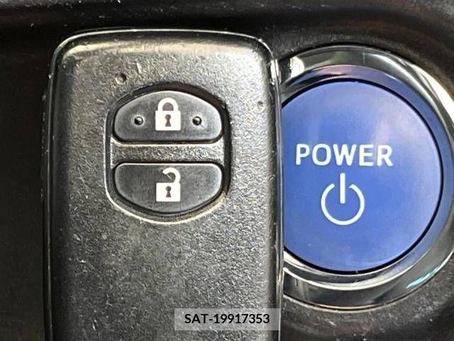 Toyota AQUA 2015-04 260215-5