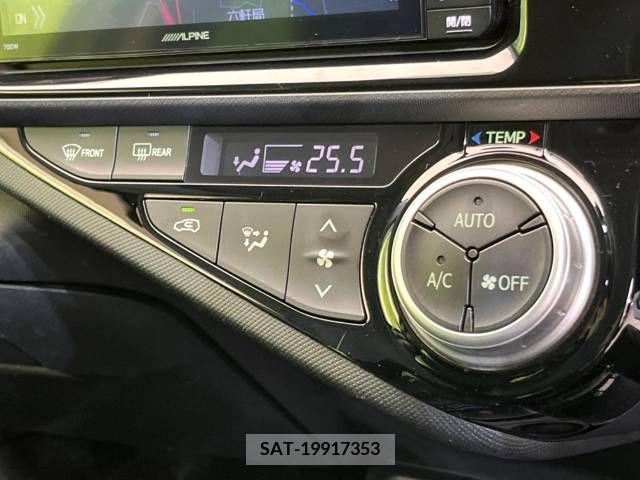 Toyota AQUA 2015-04 260215-7