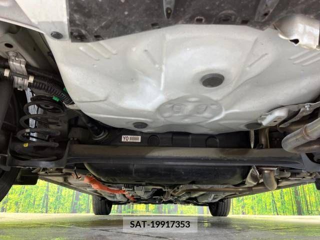 Toyota AQUA 2015-04 260215-19