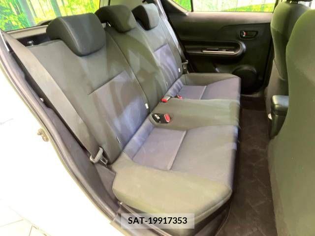 Toyota AQUA 2015-04 260215-9