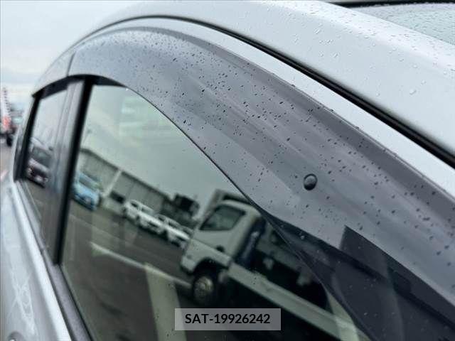 Nissan NOTE 2017-03 313914-26