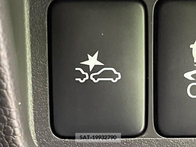 Nissan ROOX 2017-02 323818-2