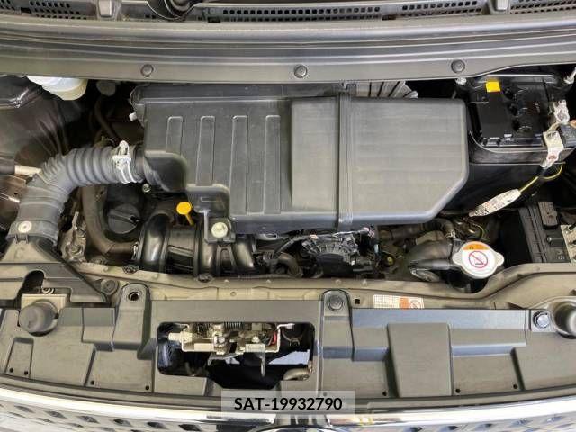 Nissan ROOX 2017-02 323818-18