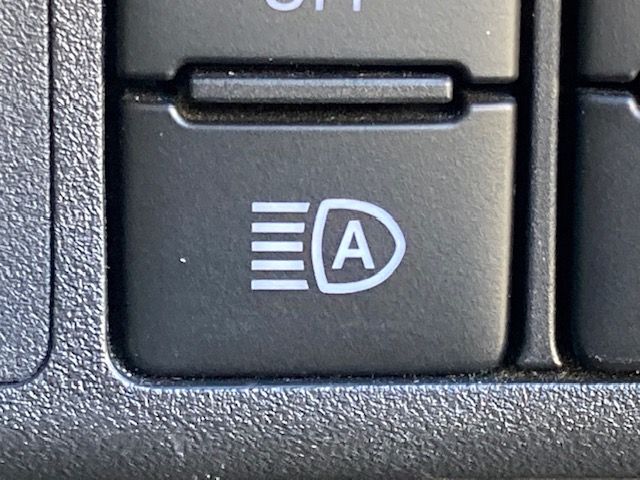 Toyota Pixis Mega 2018-03 16583-15