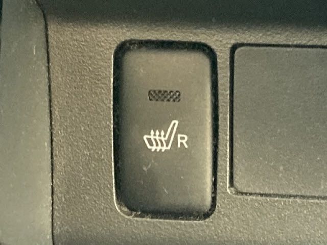 Toyota Pixis Mega 2018-03 16583-23