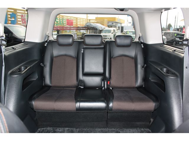 Nissan ELGRAND 2013-02 25218-14